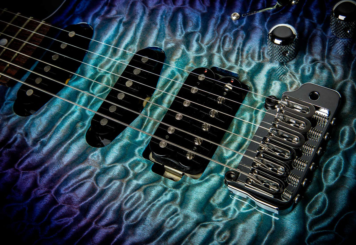 Chris Campbell Guitars Custom Shop Modern Dragonburst Presentation Quilt